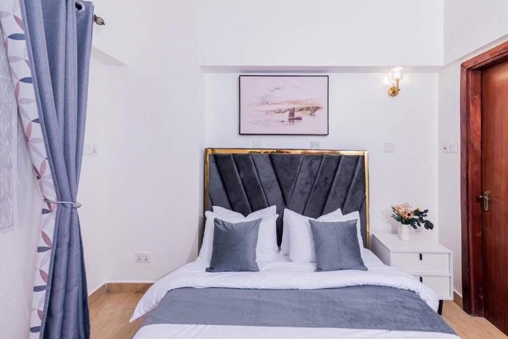 Serena 3br W Mall And Pool Apartment Nairobi